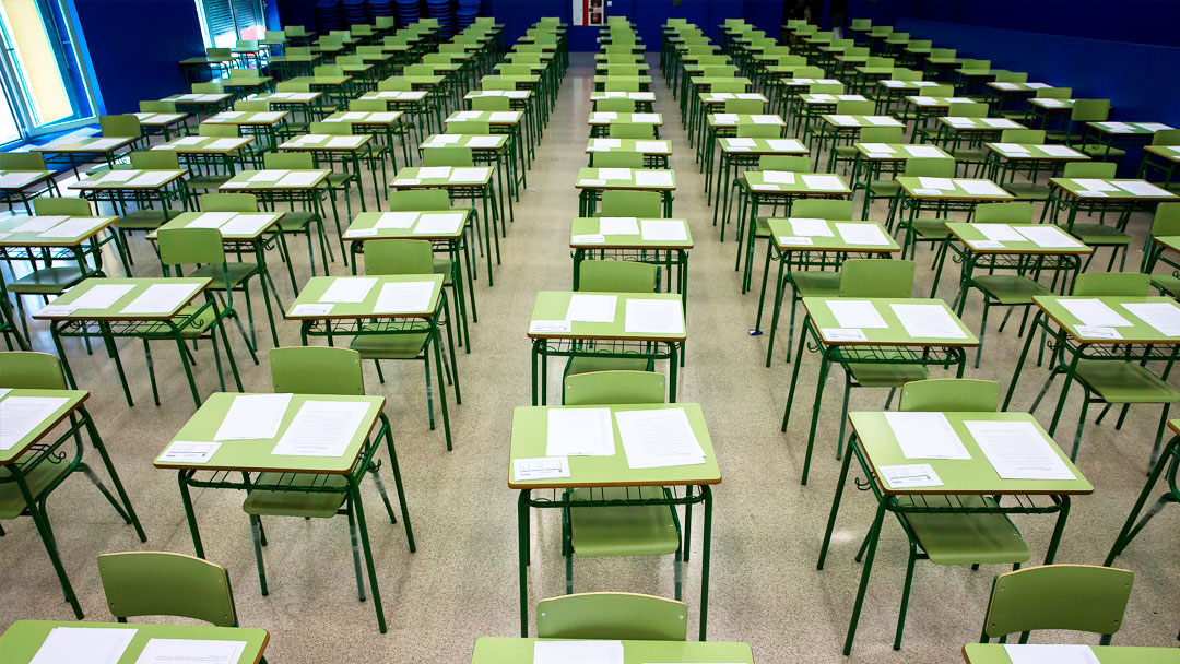aula para examen de oposiciones